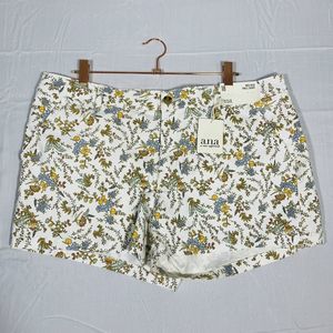 A New Approach NWT Mid-Rise Twill Shorts With Flower Print Women’s Size 18 Or XL